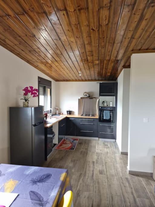 Charment Appartement Avec Vue Sur Mer Petite Île 外观 照片